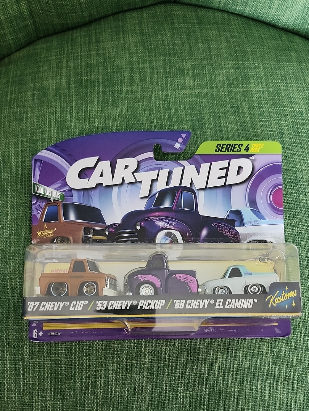 Series 4 3-Pack Die-Cast Vehicles — Purple, Brown & White